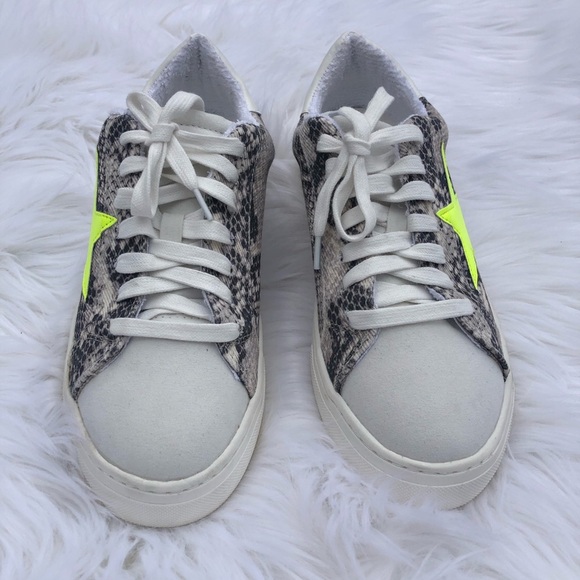 Steve Madden Reeves Neon Star Snake Print Sneakers Size 8 - Picture 3 of 9